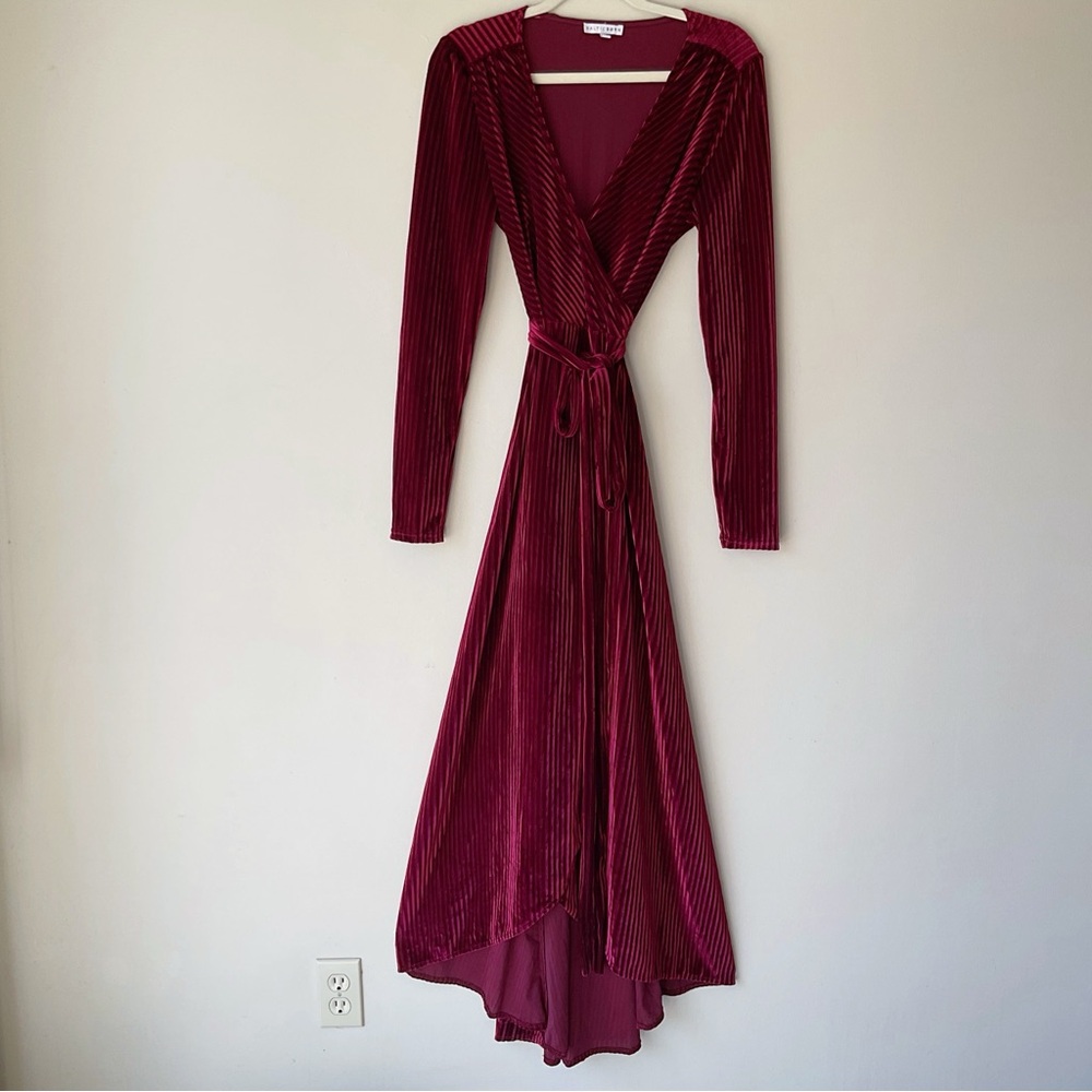 Baltic Born Ribbed Velvet Jada Wrap Dress in Mulberry Size M - Picture 3 of 9